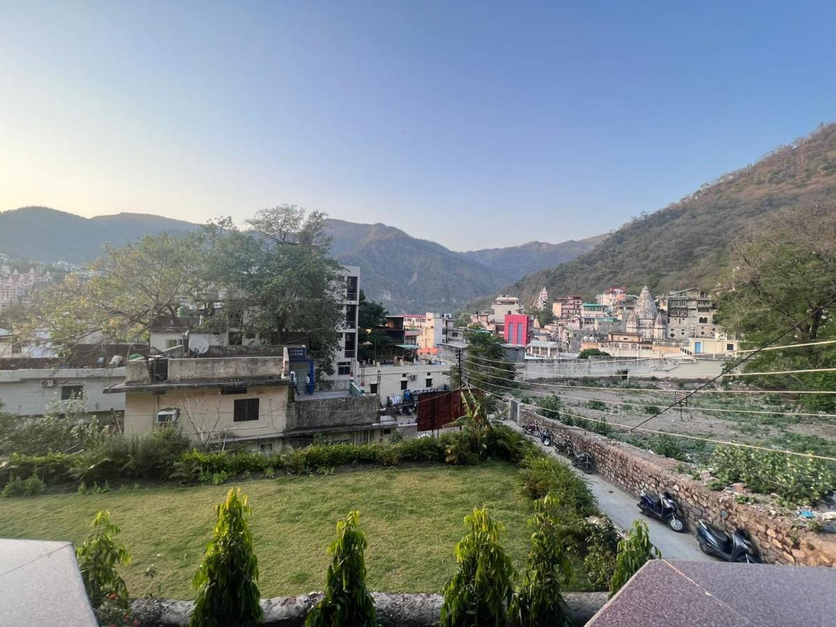 Hotel Manikut Rishīkesh Exterior foto